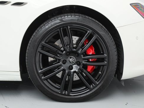 Certified 2023 Maserati Ghibli Modena RWD image 22