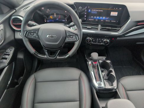 Certified 2026 Chevrolet Trax RS FWD image 28