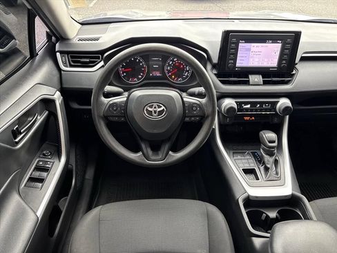 Used 2021 Toyota RAV4 LE AWD/4WD image 13