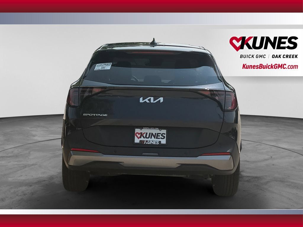 Used 2026 Kia Sportage LX FWD image 9