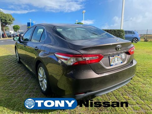 Used 2018 Toyota Camry LE FWD image 5