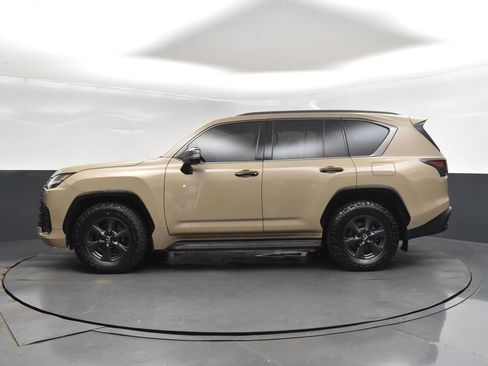 Used 2025 Lexus LX 700h Overtrail image 4