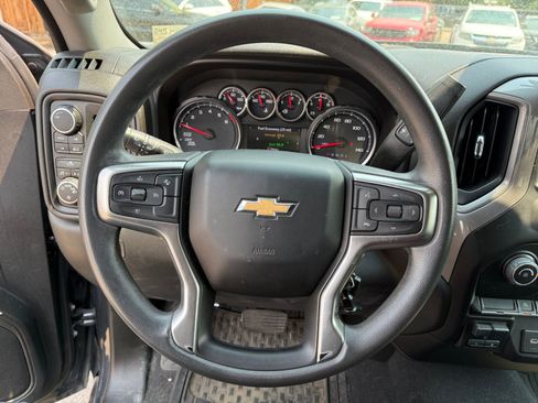 Used 2022 Chevrolet Silverado 1500 Custom AWD/4WD image 9