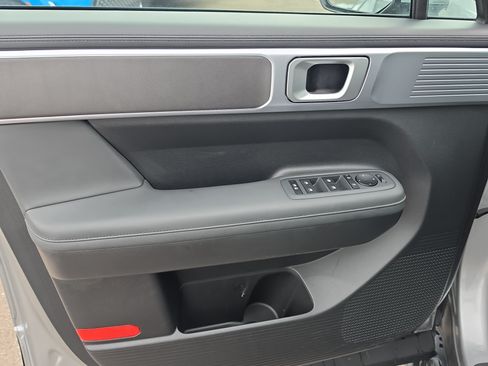 Used 2025 Hyundai Santa Fe SEL FWD image 19