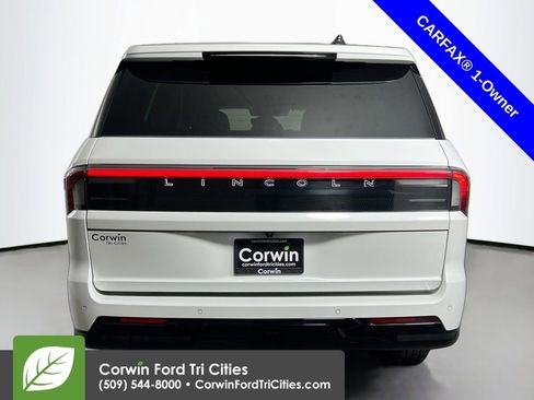 Used 2025 Lincoln Navigator L Reserve image 14