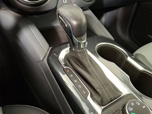 Used 2019 Chevrolet Blazer LT w/ Sun and Wheels Package image 17