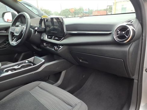 Used 2025 Chevrolet Equinox LT image 12