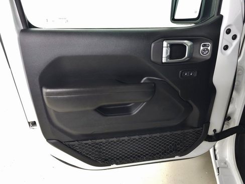 Used 2020 Jeep Gladiator Sport w/ Quick Order Package 24S image 12