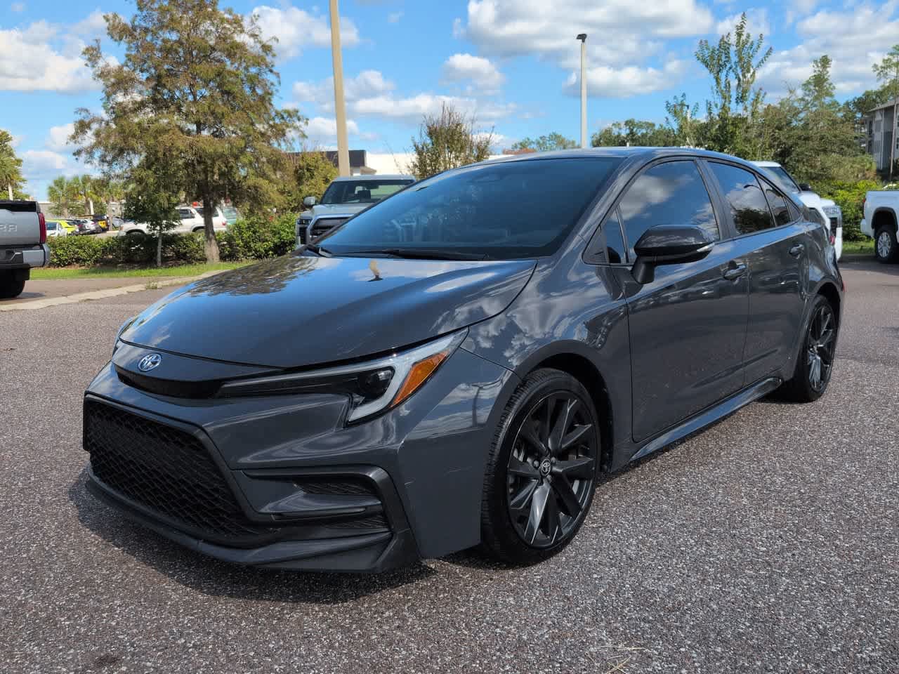 Used 2023 Toyota Corolla SE FWD image 2