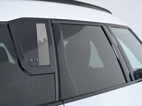 Certified 2025 MINI Cooper Countryman S image 8