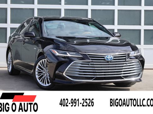 Used 2020 Toyota Avalon Limited image 1