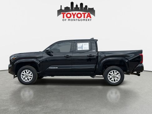 Used 2025 Toyota Tacoma SR5 image 6