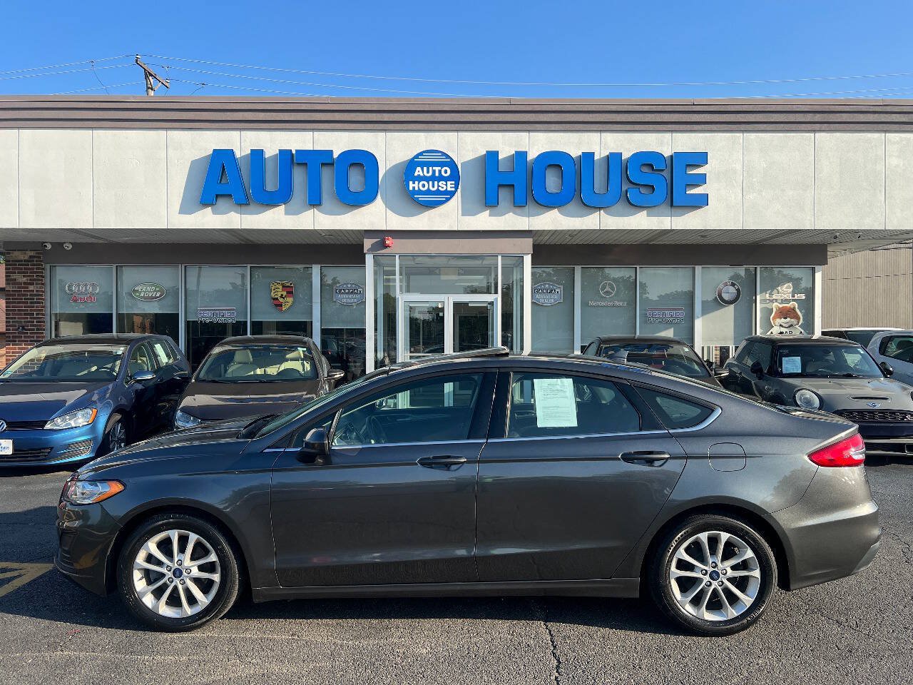 Used 2020 Ford Fusion SE FWD image 8