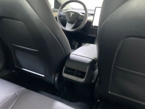 Used 2023 Tesla Model 3 Standard Range image 25