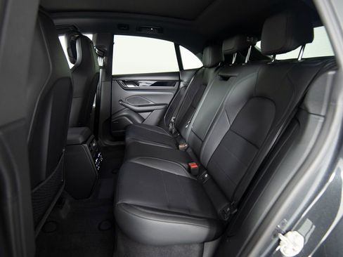 Certified 2025 Porsche Macan 4 Electric image 32