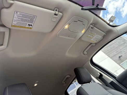 Used 2018 Ford Escape SE FWD image 23