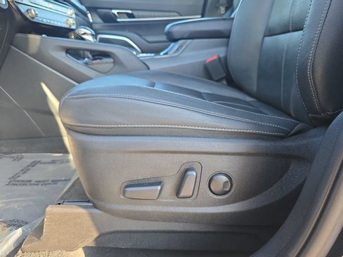 Used 2024 Kia Telluride EX w/ EX Captain's Chair Package FWD image 30
