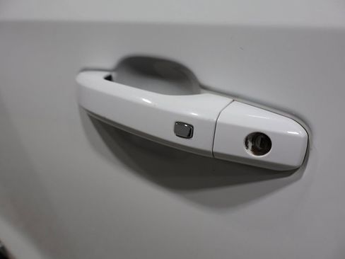 Used 2022 GMC Sierra 1500 Elevation image 12