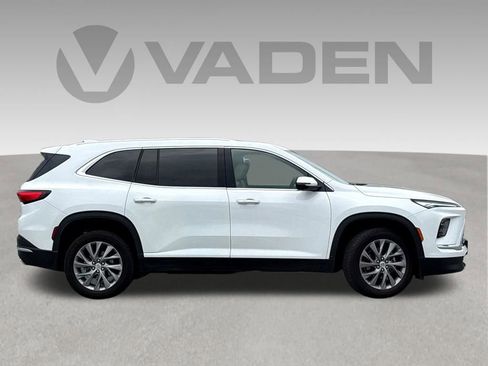 Used 2025 Buick Enclave Preferred FWD image 22