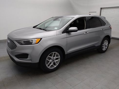 Used 2024 Ford Edge SEL image 2