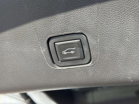 Certified 2023 Chevrolet Traverse LT w/ LT Premium Package image 12