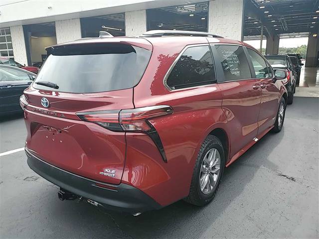 Used 2021 Toyota Sienna XLE w/ XLE Plus Package AWD/4WD image 20