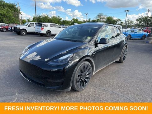 Used 2023 Tesla Model Y Performance image 3