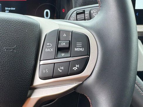 Used 2025 Ford Explorer Active image 19