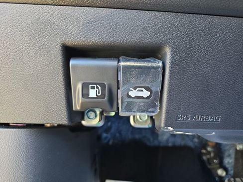 New 2025 Nissan Versa SV w/ Trunk Package image 27