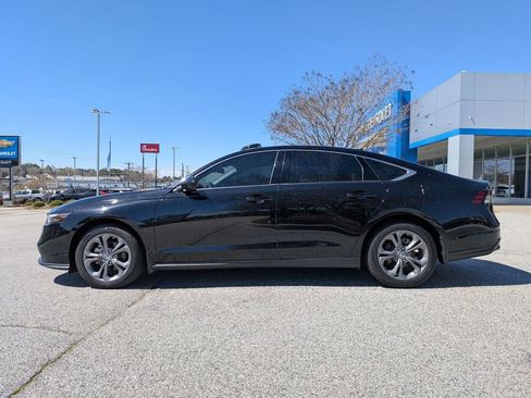Used 2023 Honda Accord EX image 5