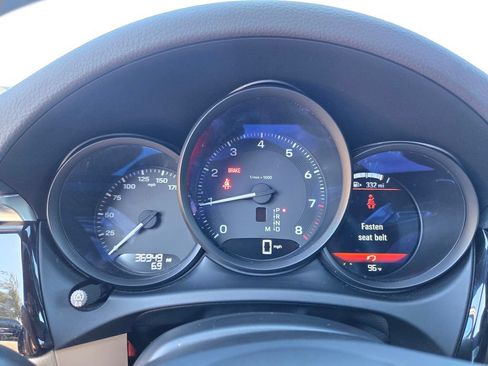 Used 2023 Porsche Macan AWD/4WD image 23