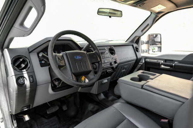 Used 2016 Ford F250 XL w/ Power Equipment Group RWD image 2