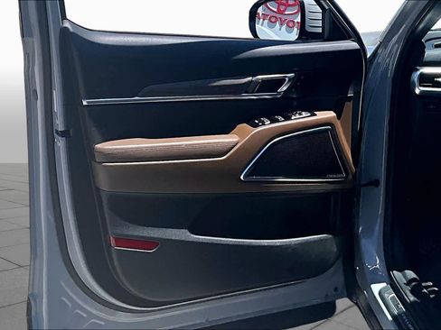 Used 2022 Kia Telluride SX w/ SX Prestige Package AWD/4WD image 22