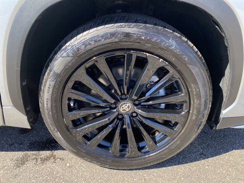 Used 2025 Toyota Highlander XSE image 18