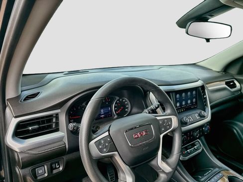 Used 2022 GMC Acadia SLE w/ Driver Convenience Package FWD image 11
