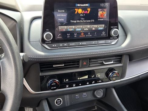 Used 2023 Nissan Rogue SV FWD image 17