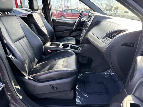 Used 2019 Dodge Grand Caravan GT image 24