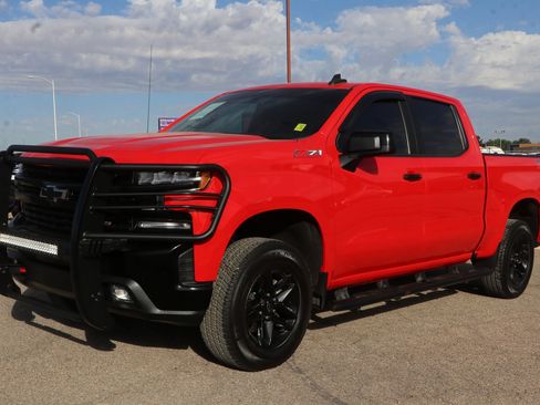 Used 2019 Chevrolet Silverado 1500 LT Trail Boss image 3