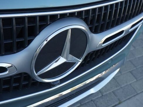 Used 2026 Mercedes-Benz GLC 300 image 14