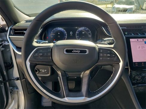 New 2025 Jeep Grand Cherokee L Limited image 23