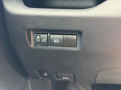 Used 2024 Toyota RAV4 LE AWD/4WD image 19