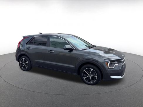 Used 2026 Kia Niro LX FWD image 2