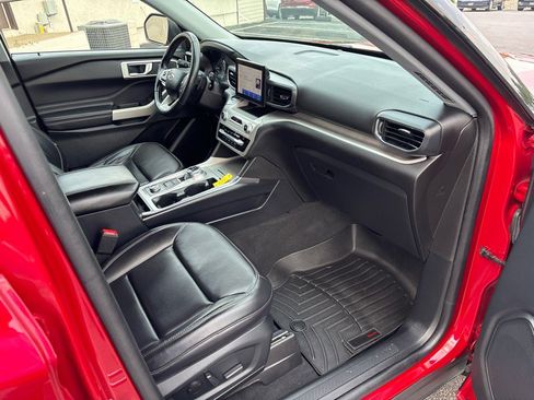 Used 2021 Ford Explorer XLT w/ Equipment Group 202A image 44