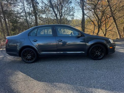 Used 2009 Volkswagen Jetta S image 3