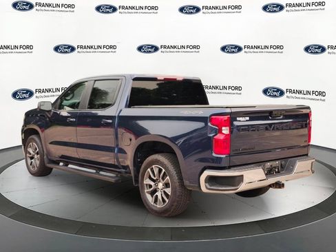 Used 2022 Chevrolet Silverado 1500 LT AWD/4WD image 3