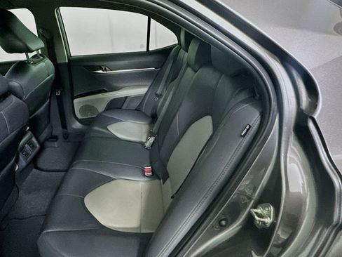 Used 2020 Toyota Camry XLE image 26