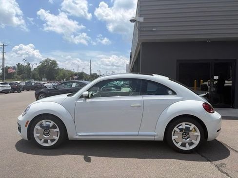 Used 2019 Volkswagen Beetle 2.0T FWD image 6