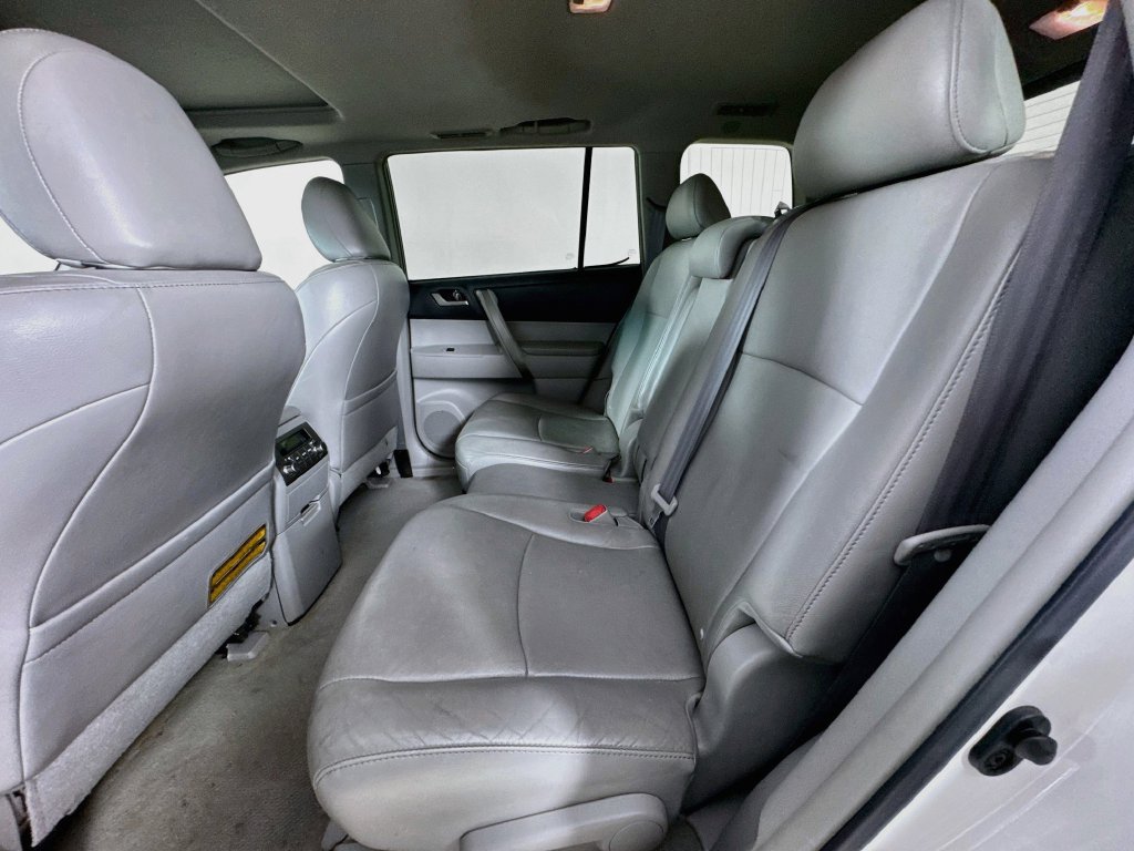 Used 2010 Toyota Highlander SE AWD/4WD image 26
