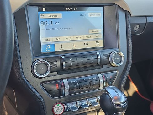 Used 2016 Ford Mustang Premium image 16