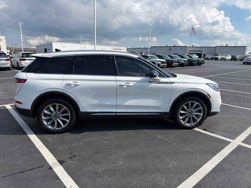 Used 2022 Lincoln Corsair AWD w/ Premium Package image 8
